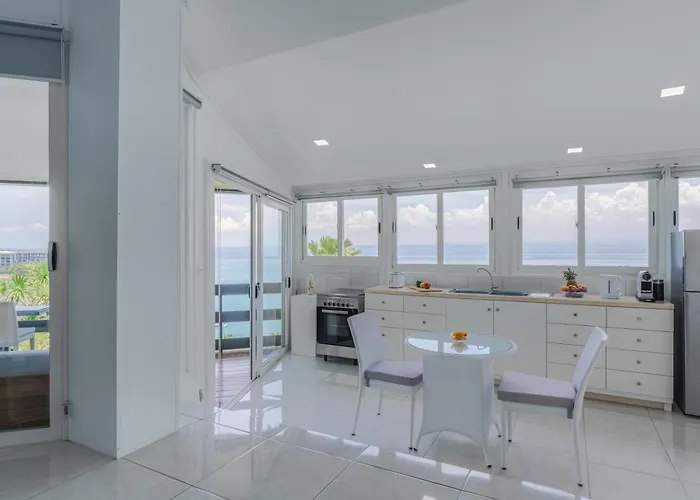 Seaview Private Villa *